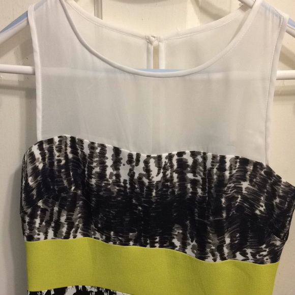 BCBG MAXAZRIA Dress Size 2 - Picture 4 of 11